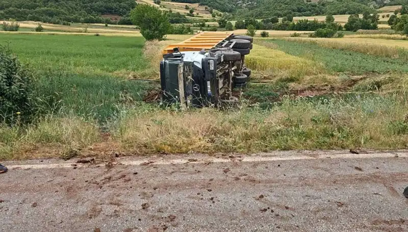 Tokat’ta Kamyon Devrildi: Şoförün Korkunç Ölümü Gün Yüzüne Çıktı