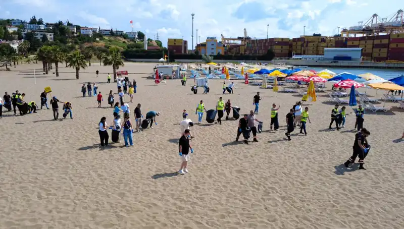 Plajlarda Geniş Kapsamlı Çevre Temizliği Etkinliği Gerçekleştirildi