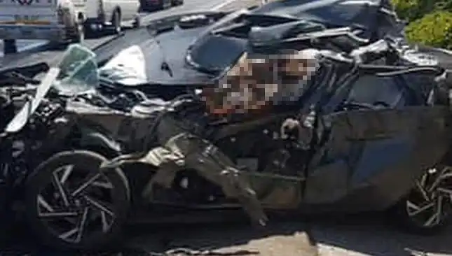 Şanlıurfa'da Feci Kaza: Otomobil Tankere Çarpınca 1 Kişi Hayatını Kaybetti