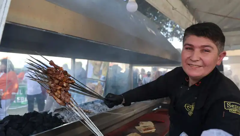 Kozan Karnavalı’nda Ciğer Şöleni: Yarım Ton Lezzet Tüketildi!