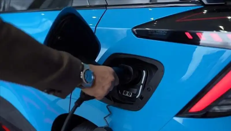 Elektrikli Araç Şarj İstasyonu Sayısı 11 Bini Aştı: Gelecek Sizi Bekliyor!