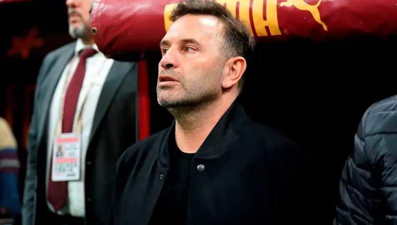 Galatasaray'da Okan Buruk'un Takımda Yaptığı Sürpriz Değişiklik Açıklandı