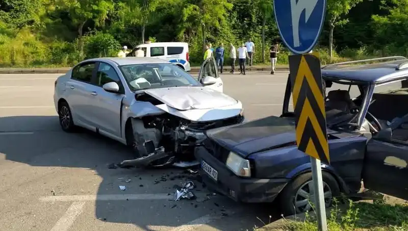 Görele'de Dehşet Veren Kaza: Sürücü Araç Camından Fırladı!