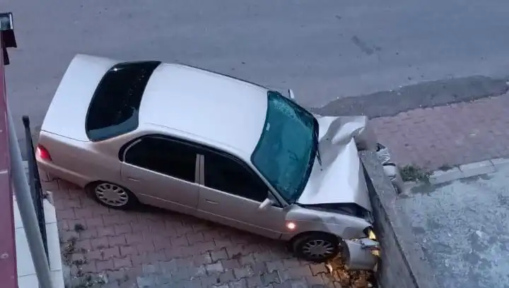 Kontrolü Kaybeden Araç Duvara Çarpınca Yaşanan Olay Sarsıcıydı