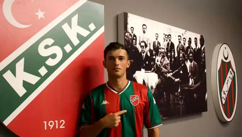 Karşıyaka'da Transfer Hareketliliği: Yeni İsimlerle Kadro Güçleniyor!
