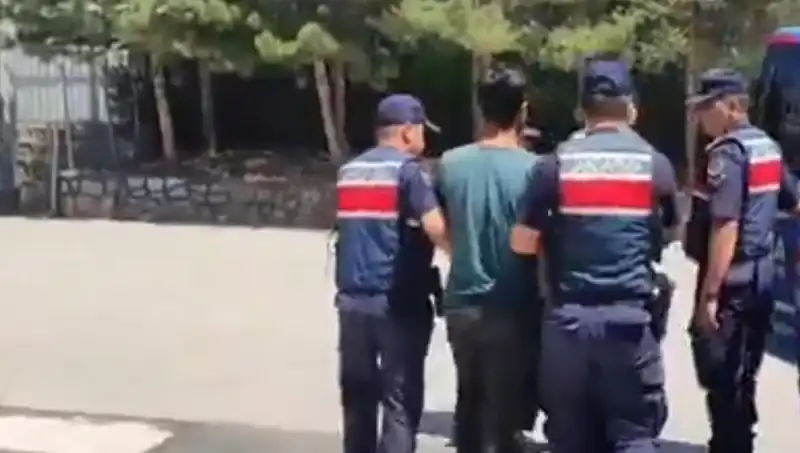 DAEŞ'e Yönelik Dev Operasyon: 14 İlde 26 Gözaltı Gerçekleşti