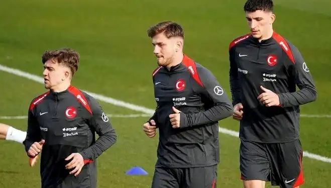 Milli Yıldız Fenerbahçe'den Galatasaray’a Geçiyor: Transfer Gelişmeleri