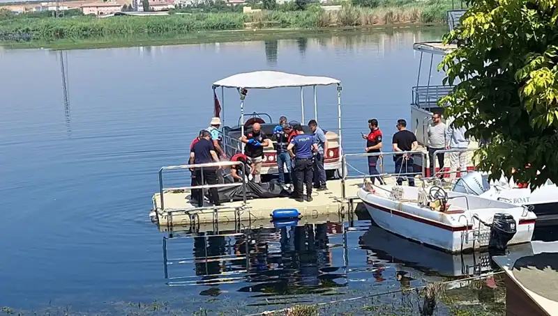 Fırat Nehri'nde Bulunan Erkek Cesedi, Akıllarda Soru İşareti Bıraktı