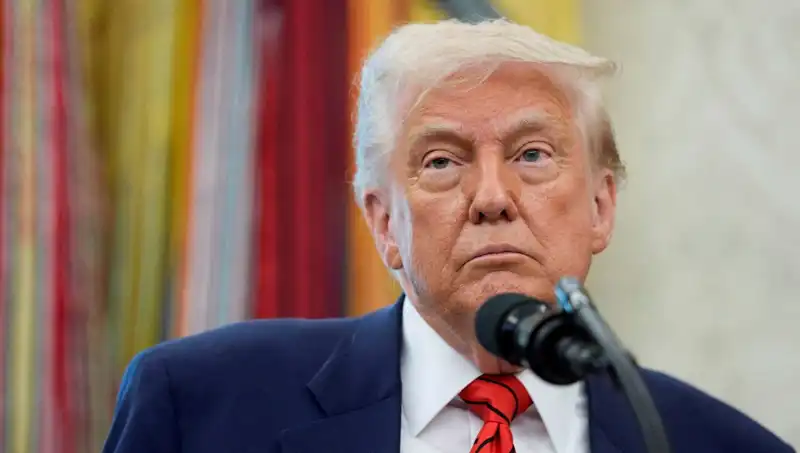 Trump'ın G7 Zirvesinden Sıradışı Erken Ayrılışı ve Beyaz Saray'daki Gizemli Toplantı