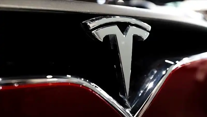 Tesla’da Karışık Günler: Ucuz Model Beklentisi ve FSD Sorunları