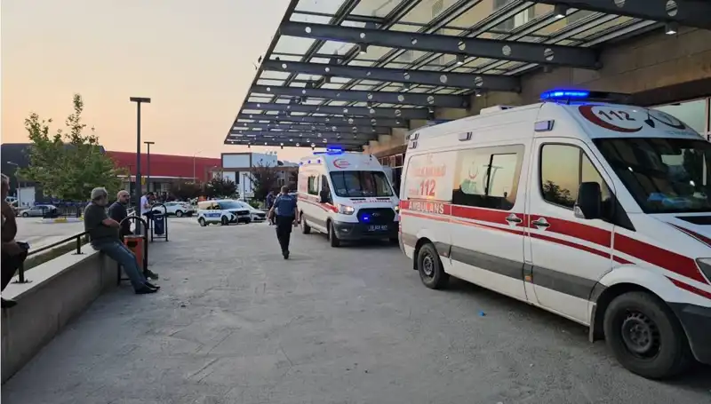Aileler Arasındaki Bıçaklı Kavga Kanlı Sonuçlandı: Muhtar Hayatını Kaybetti