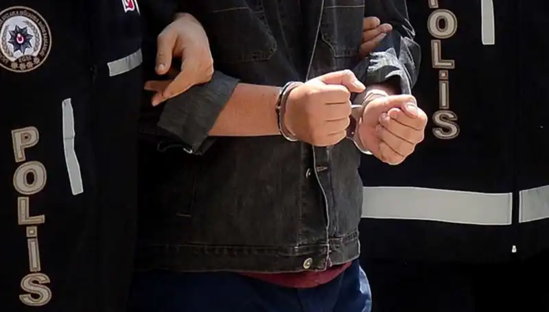 Kayseri'de Yasa Dışı Silah Ticareti Operasyonu: İki Zanlı Gözaltına Alındı