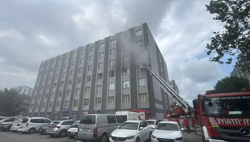 Çorap İmalathanesinde Korkutan Yangın: Can ve Mal Kaybı Olmadı