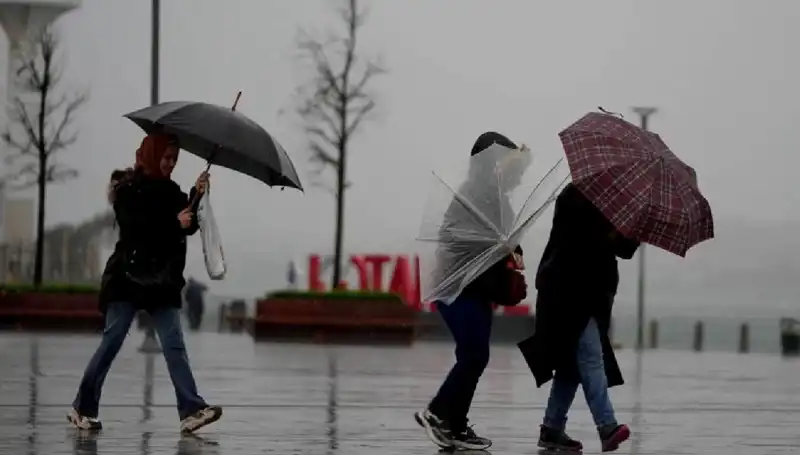Türkiye'de İki Bölge İçin Tehlikeli Sağanak Yağış Uyarısı Yapıldı